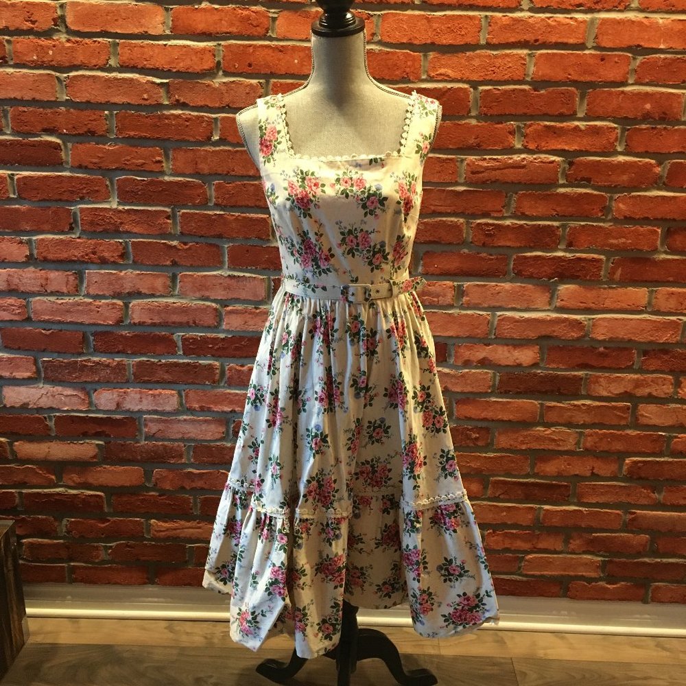 Floral Square-Neck Midi Dress in Cream with Pink Bouquet